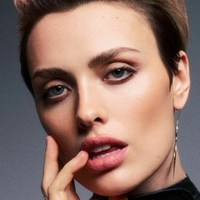 Wallis Day Nude